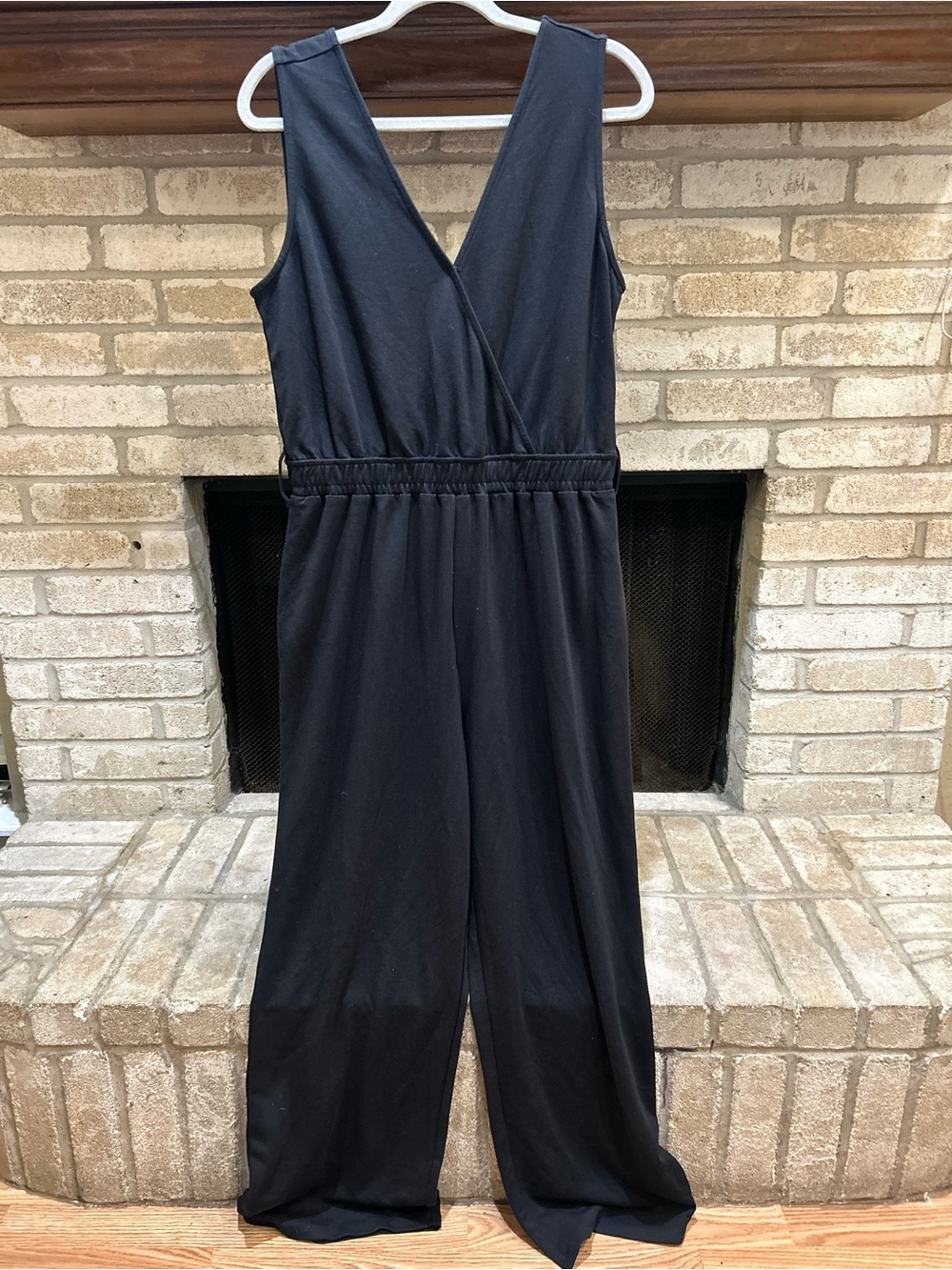 The Drop Women's Black V-Neck Sleeveless Jumpsuit EUC